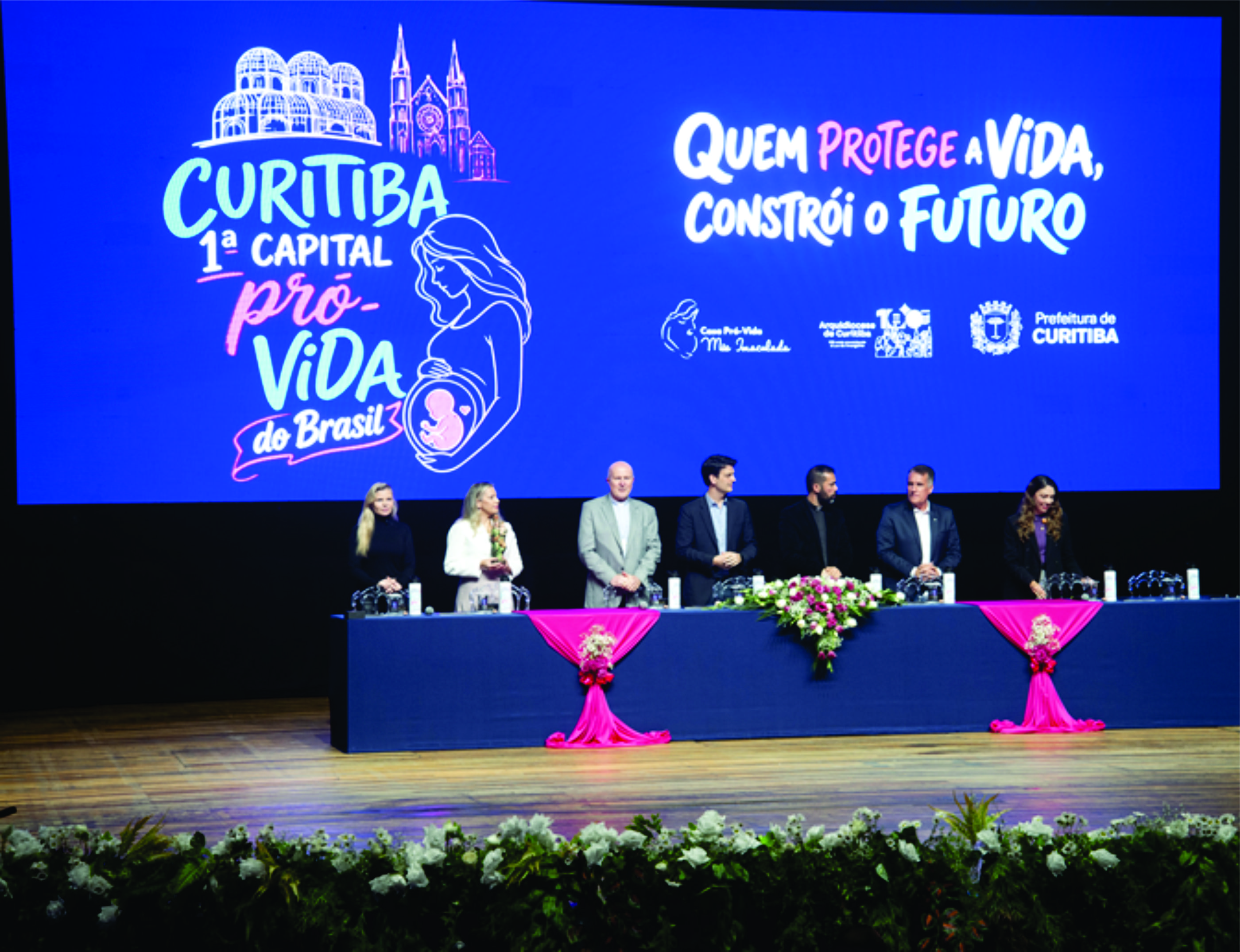 Eduardo Pimentel recebe título que reconhece Curitiba como 1ª Capital Pró-Vida do Brasil