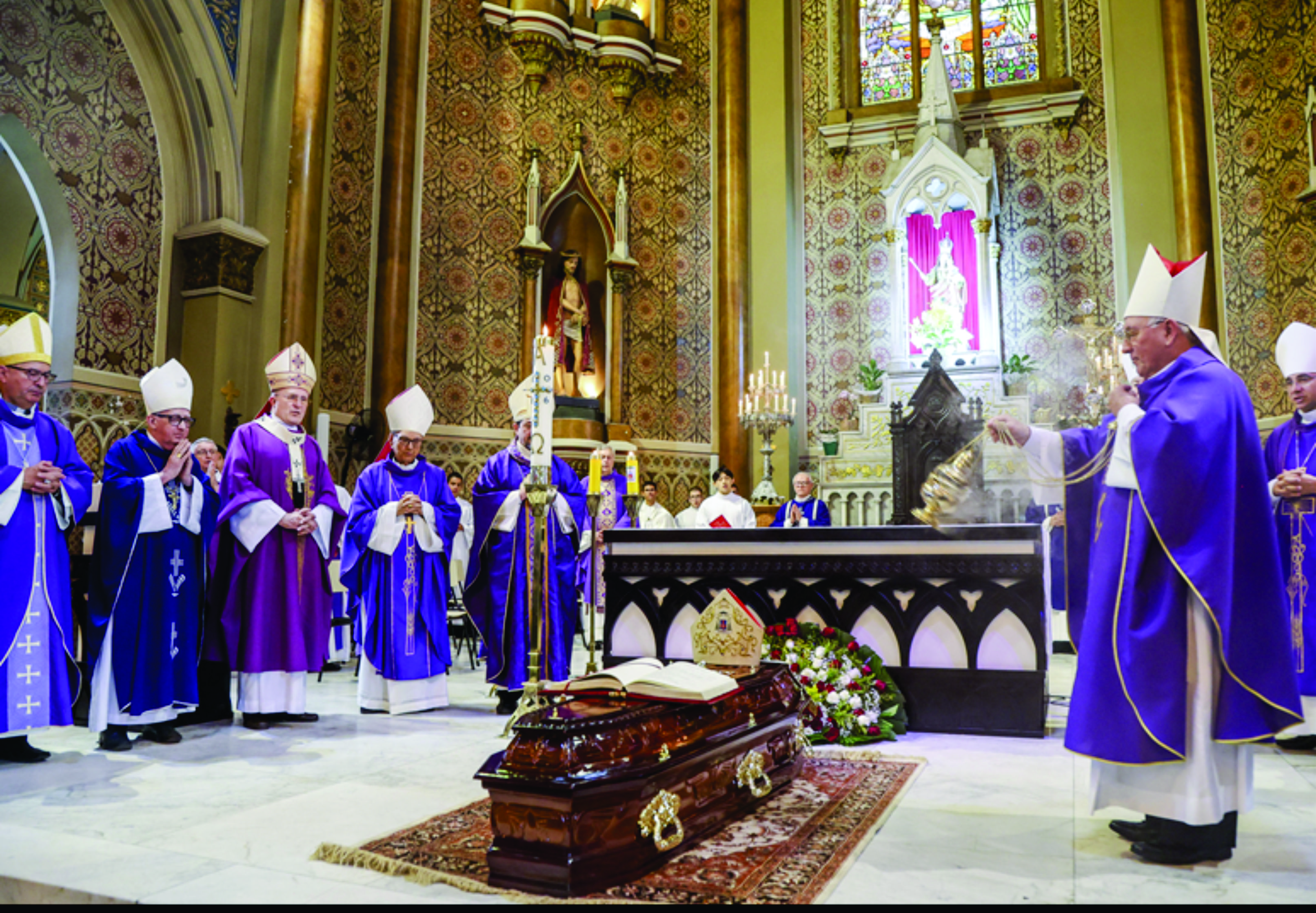 População se despede de Dom Pedro Fedalto em missa na Catedral Basílica