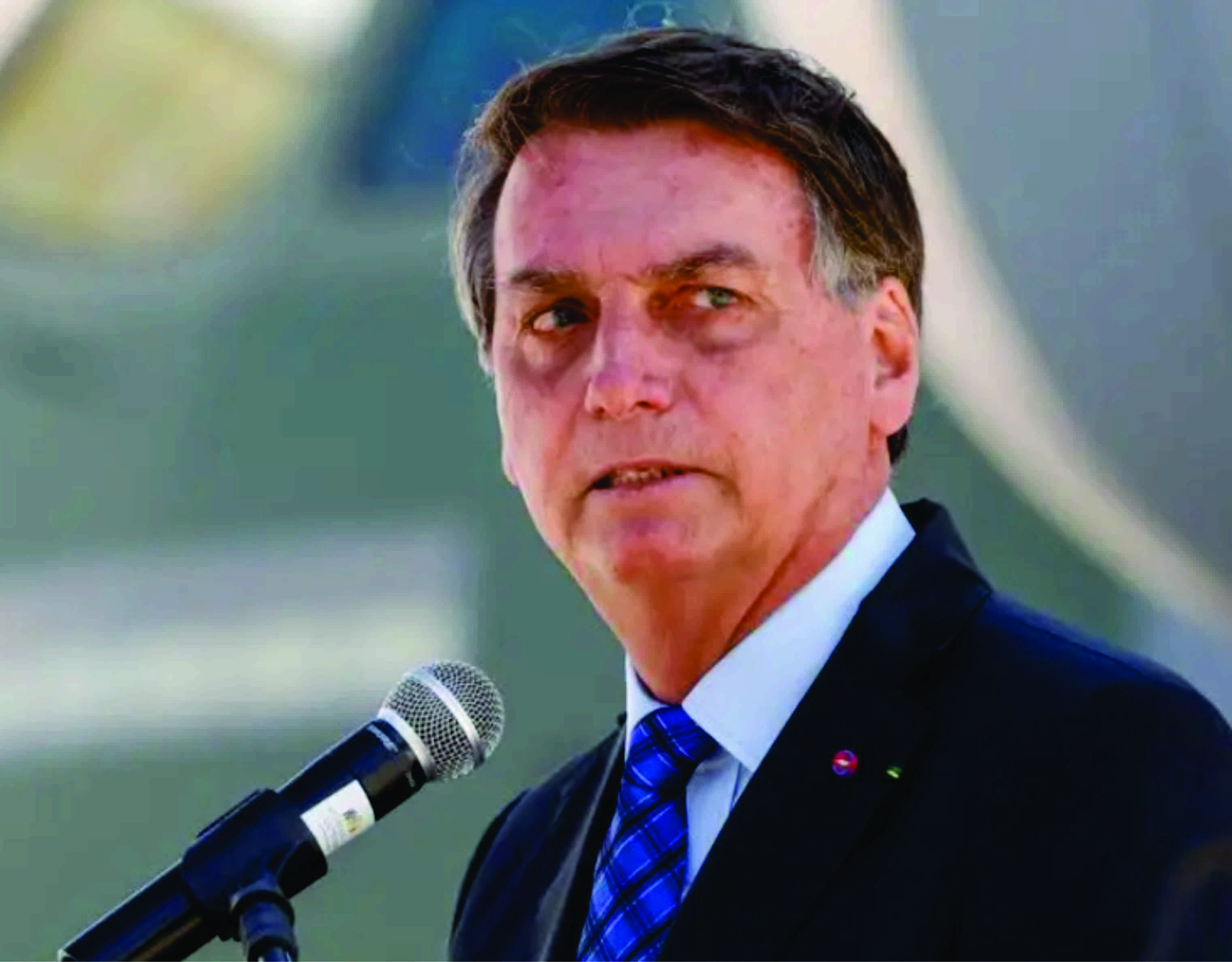 Bolsonaro tenta jogar trama golpista para Heleno e Braga Netto, e militares reagem